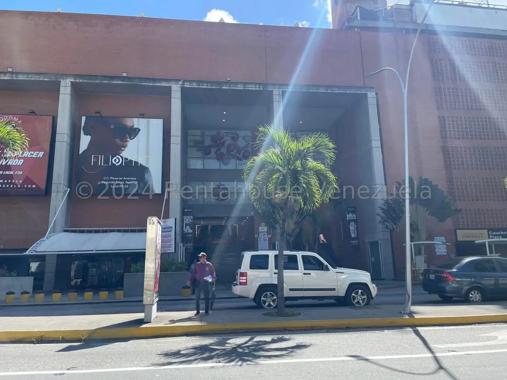 Local comercial en El Cafetal, Caracas - 1