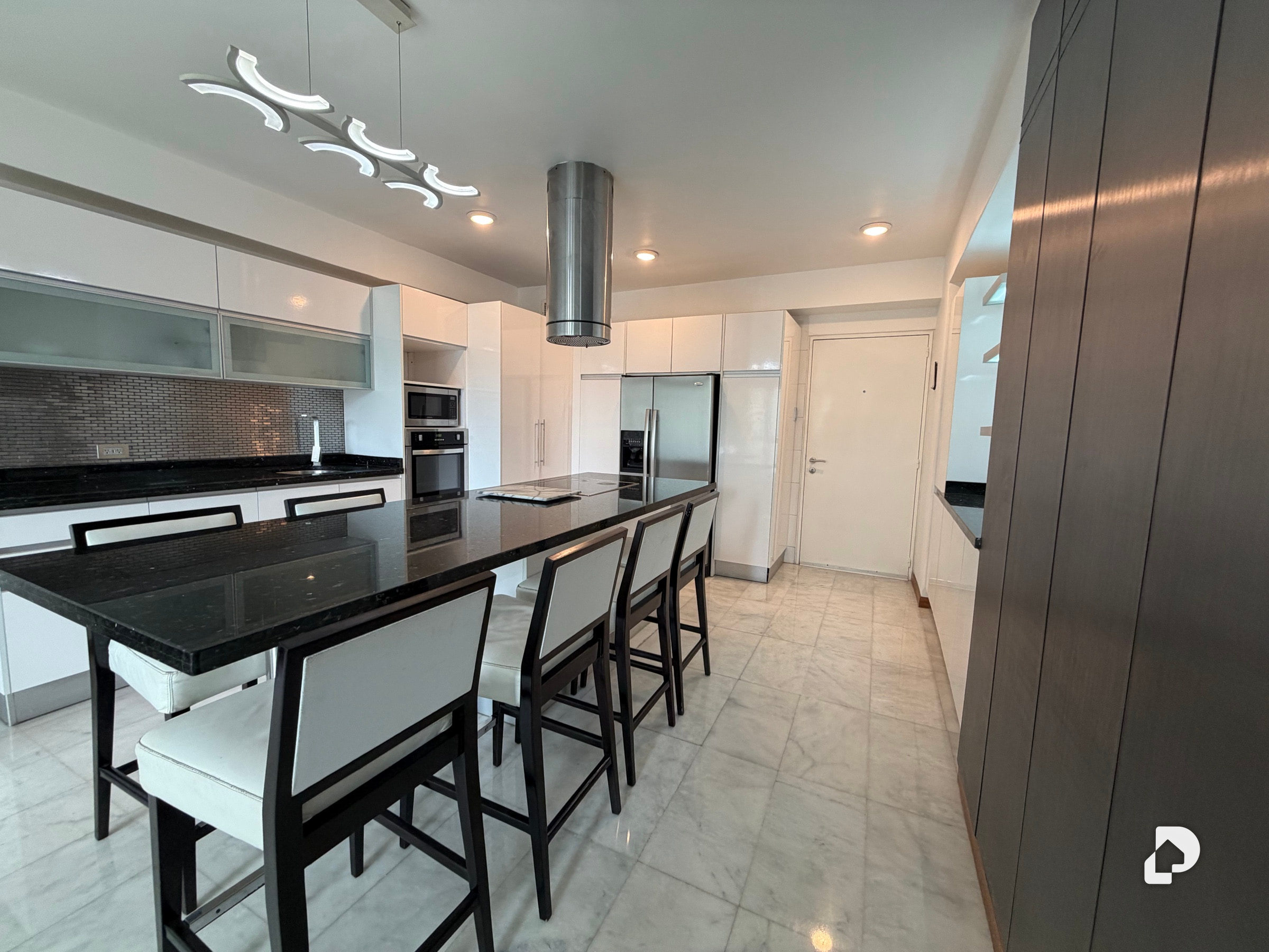 Apartamento en El Rosal, Caracas – 2