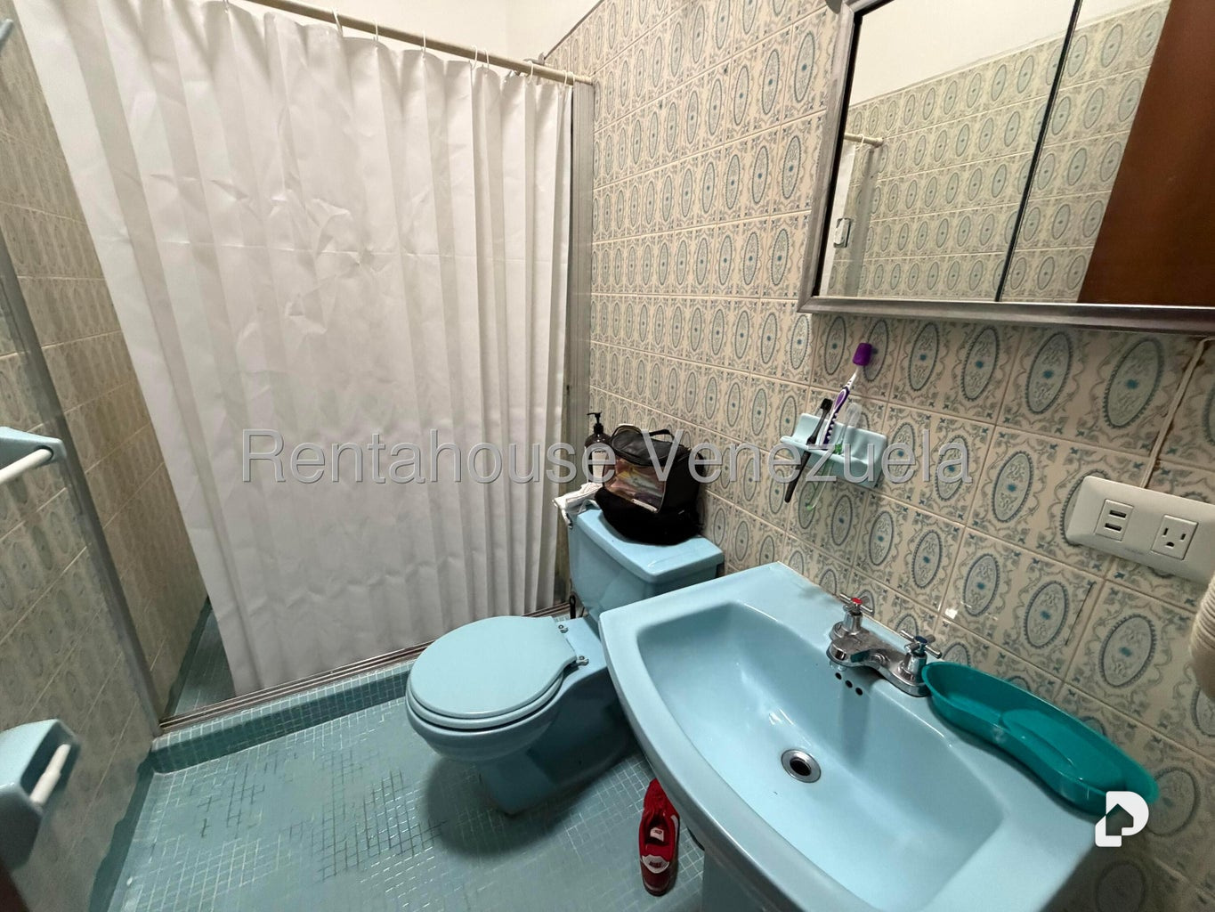 Casa en Alto Prado, Caracas – 16