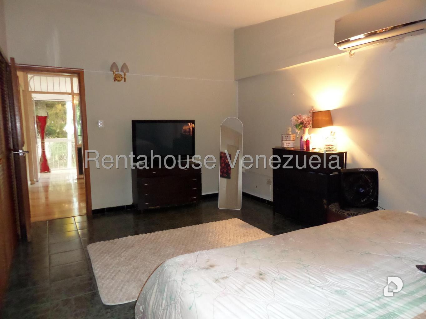 Casa en Colinas de Vista Alegre, Caracas – 21