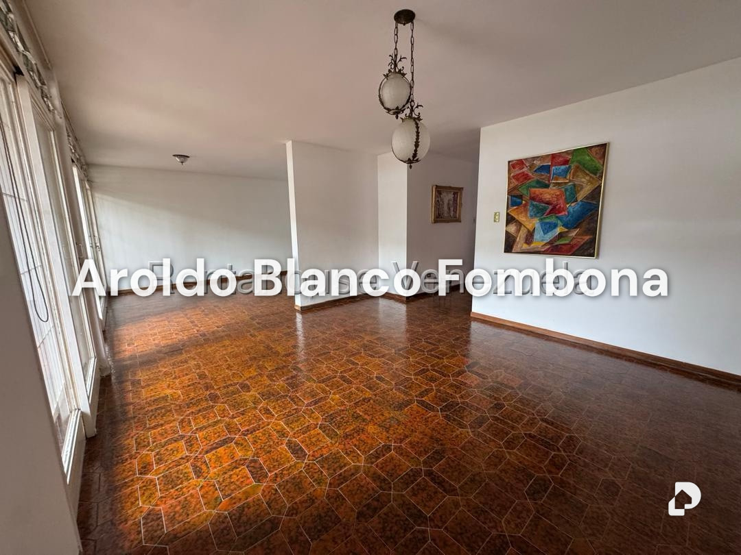 Casa en Alto Prado, Caracas – 2