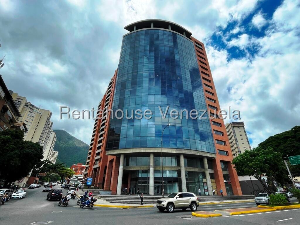Oficina en Los Dos Caminos, Caracas - 1