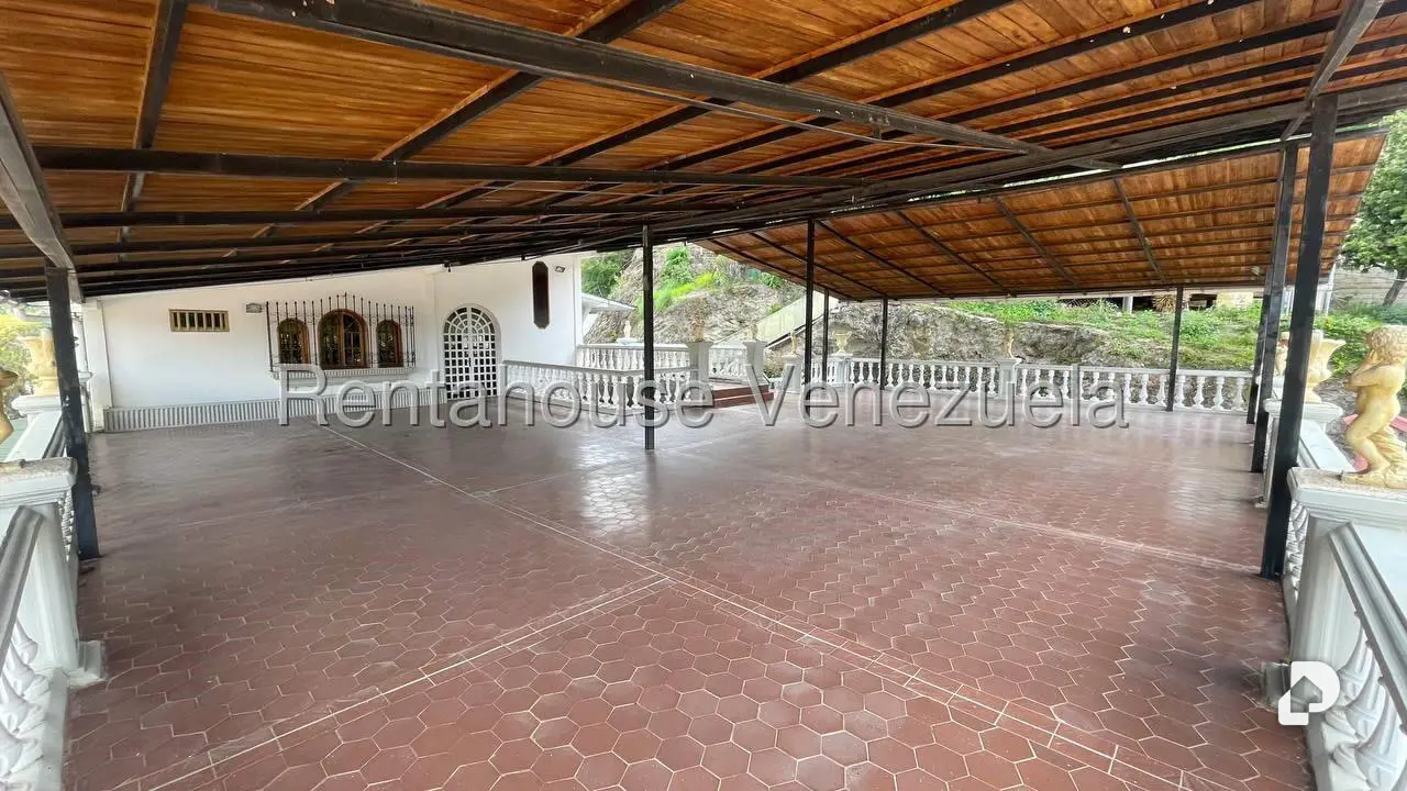Casa en Prados del Este, Caracas – 28