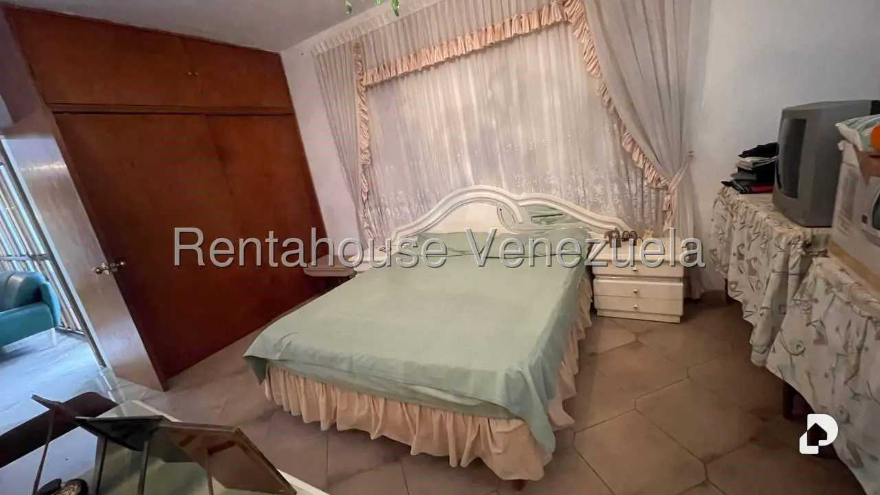 Casa en Prados del Este, Caracas – 18