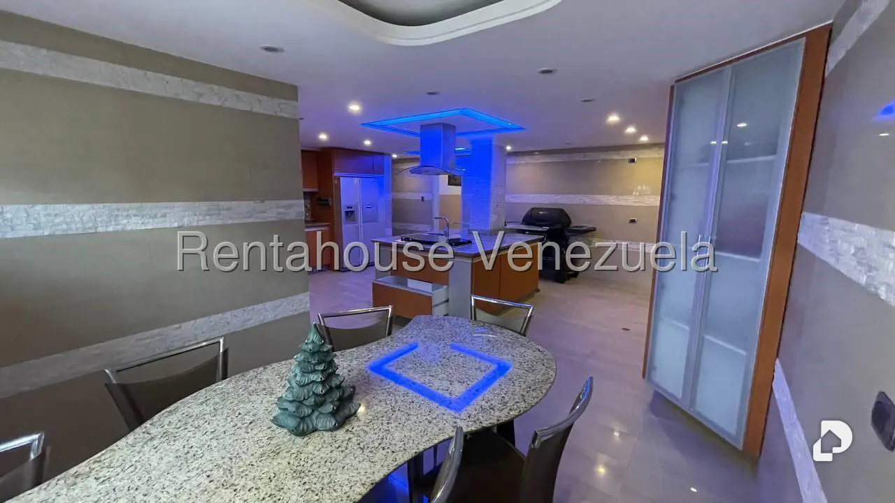 Casa en Prados del Este, Caracas – 11