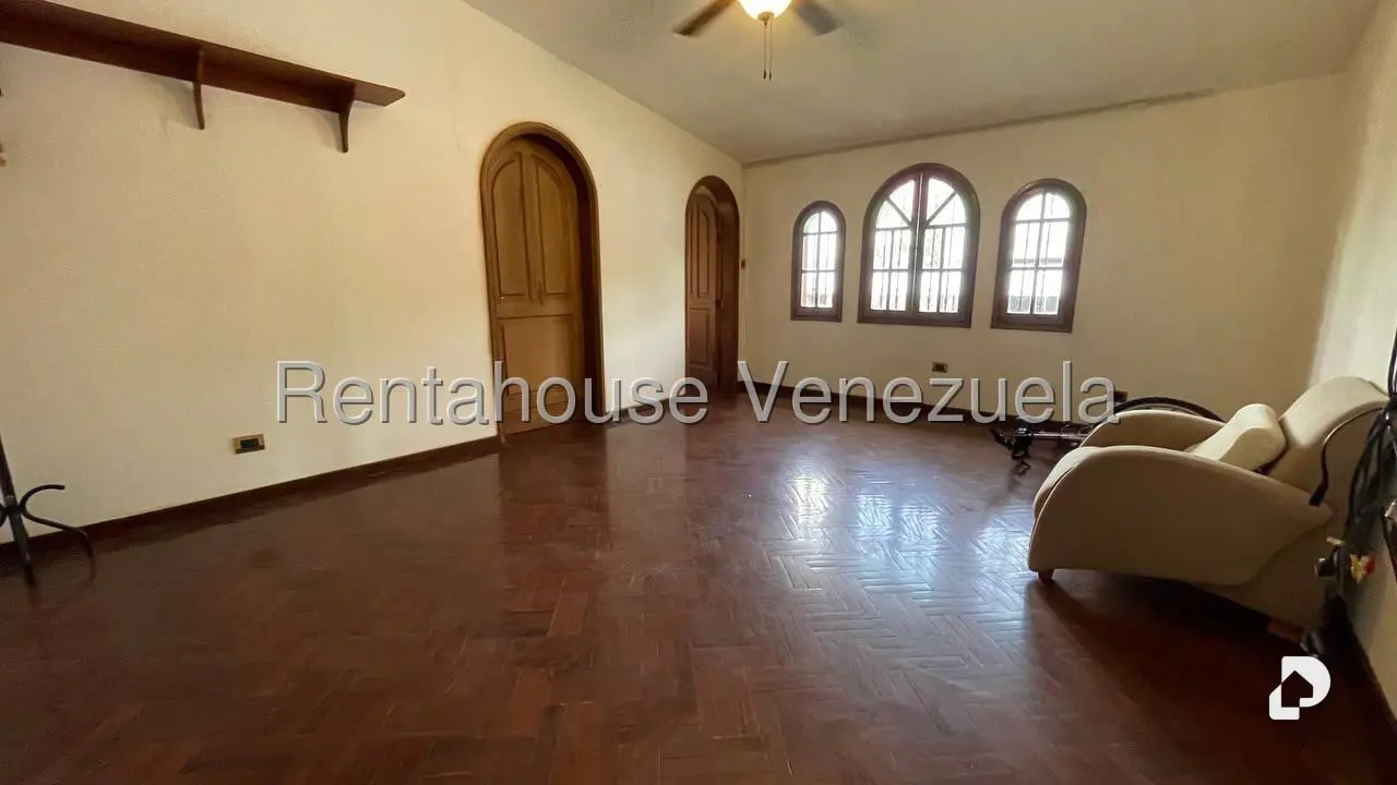 Casa en Prados del Este, Caracas – 23