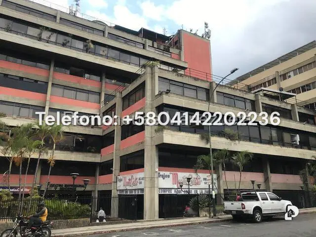 Oficina en Los Cortijos de Lourdes, Caracas – 1