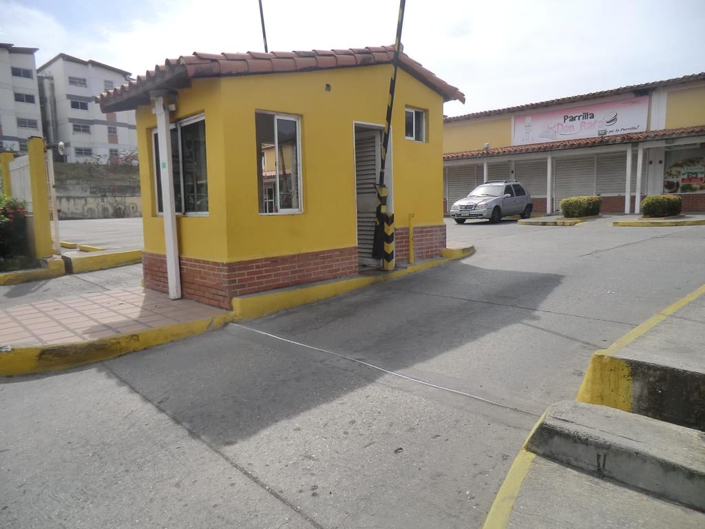 Local comercial en El Ingenio, Guatire - 1