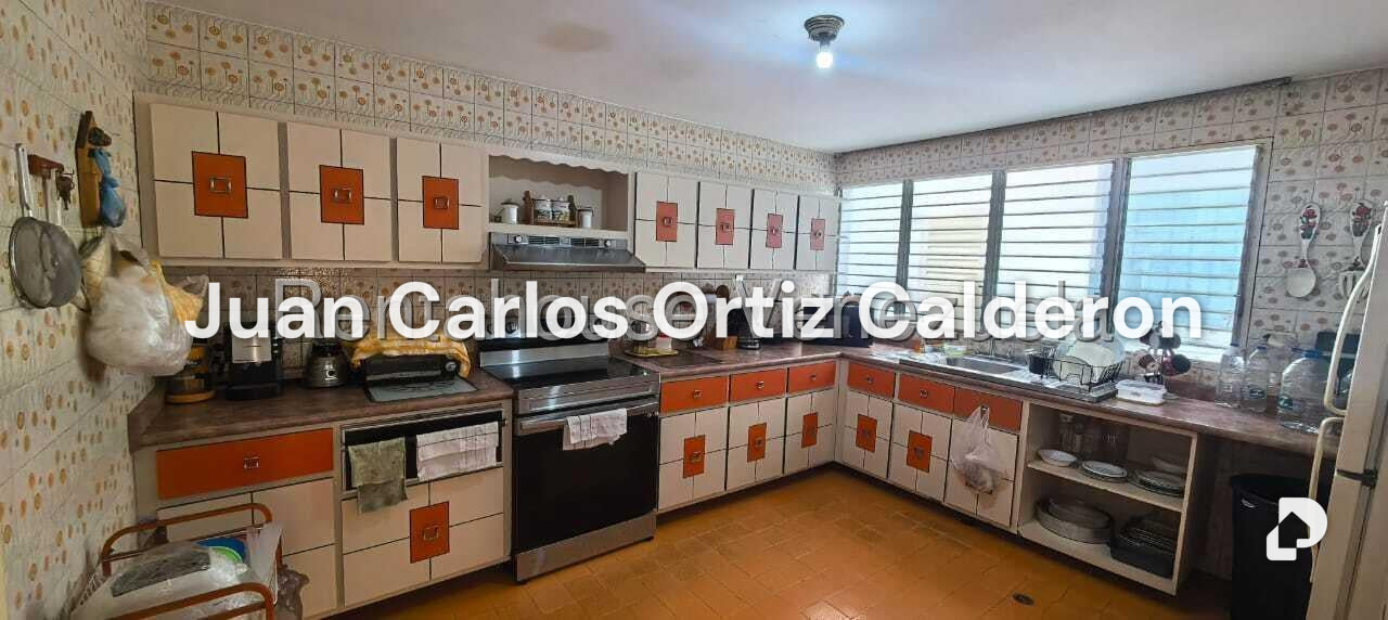 Casa en Los Naranjos (del Cafetal), Caracas – 24