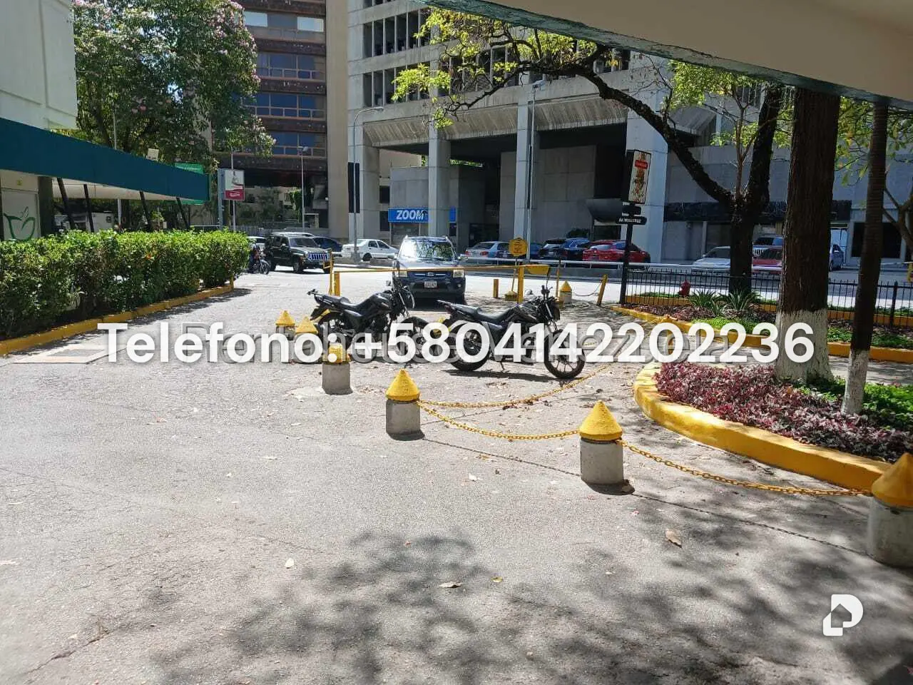 Oficina en Las Mercedes, Caracas – 24