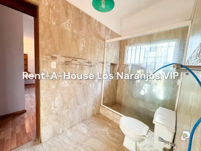 Casa en Valle Arriba, Caracas – 18