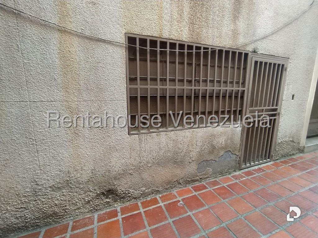 Local comercial en Prado de María, Caracas
