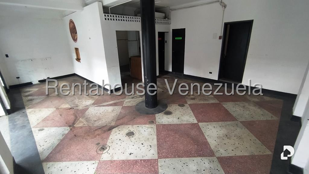 Local comercial en Prado de María, Caracas