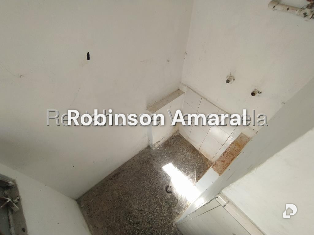 Local comercial en Prado de María, Caracas – 16