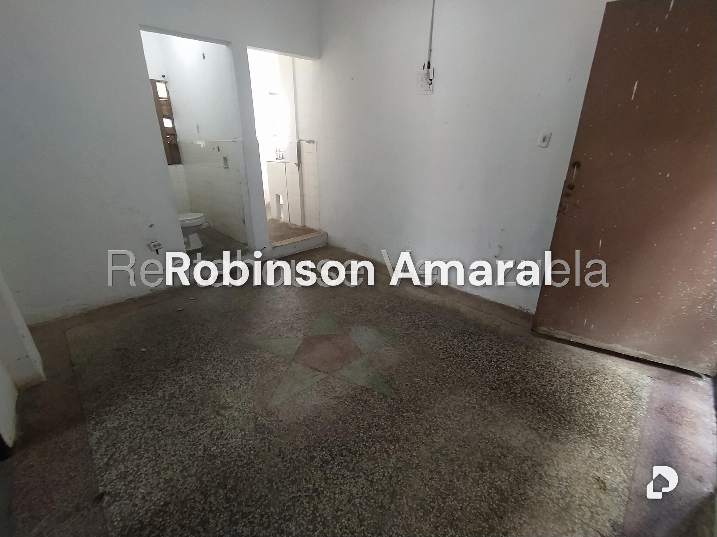 Local comercial en Prado de María, Caracas – 12
