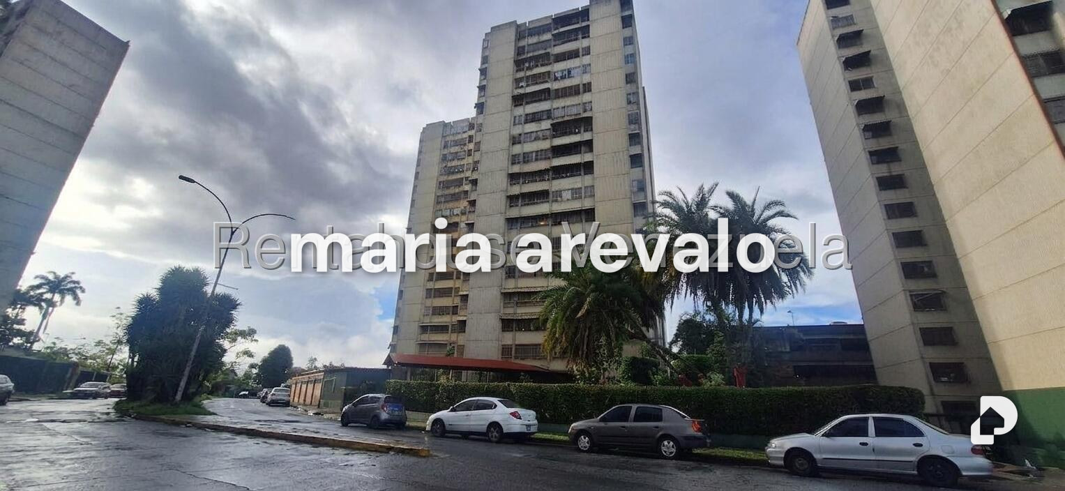 Apartamento en La Rosaleda, San Antonio de Los Altos – 1