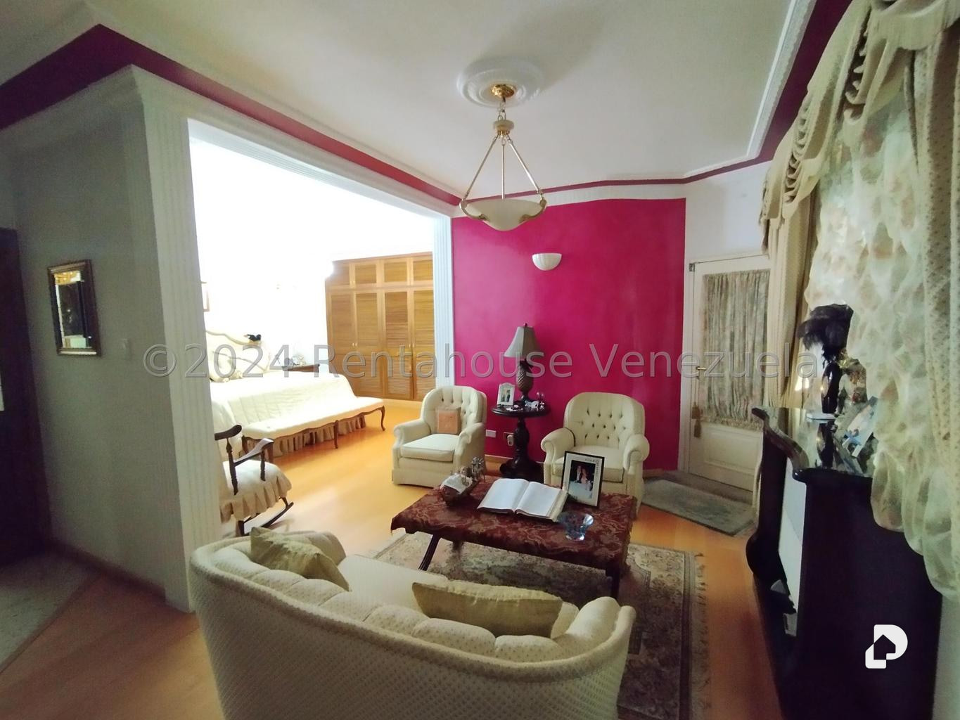 Casa en Macaracuay, Caracas – 29