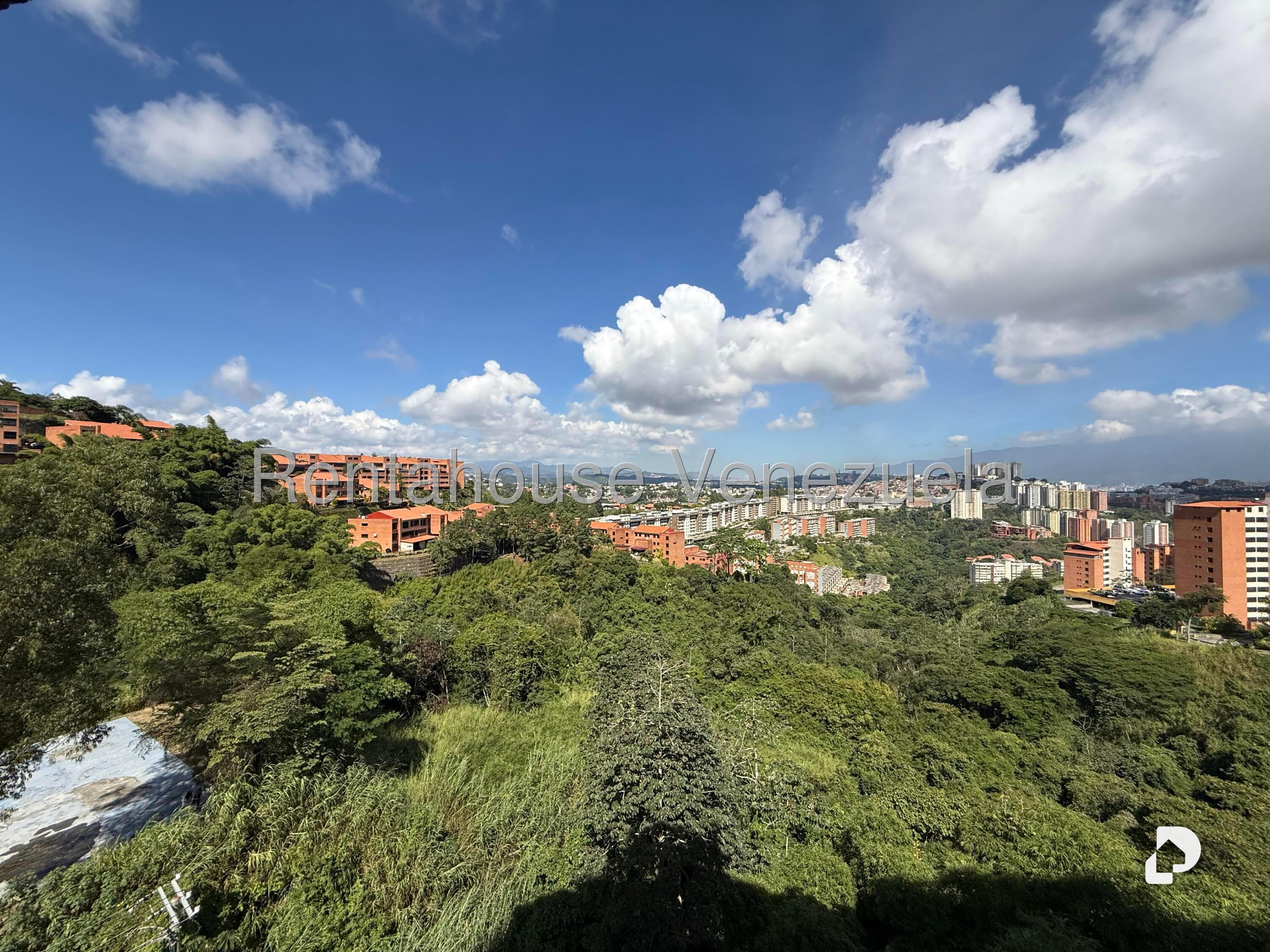 Apartamento en Colinas de La Tahona, Caracas – 2