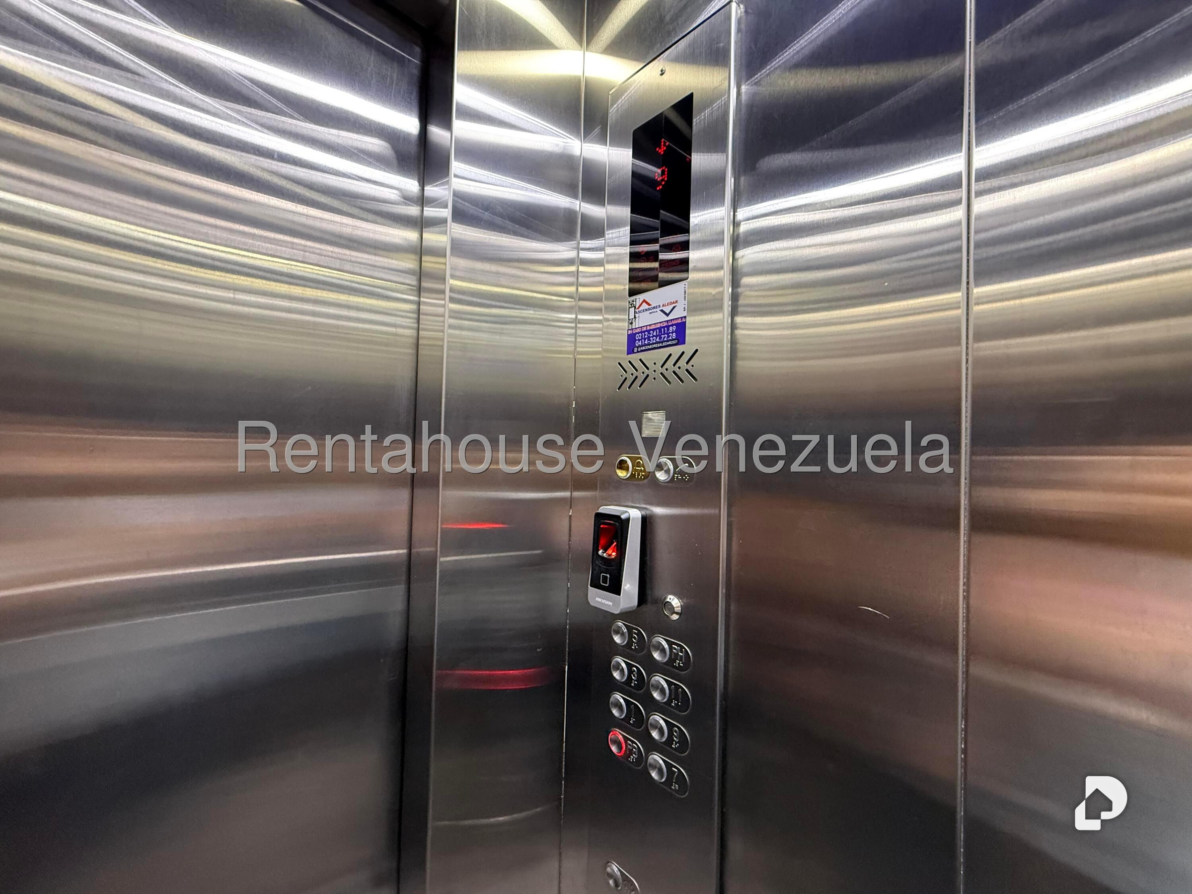 Apartamento en Colinas de La Tahona, Caracas – 22
