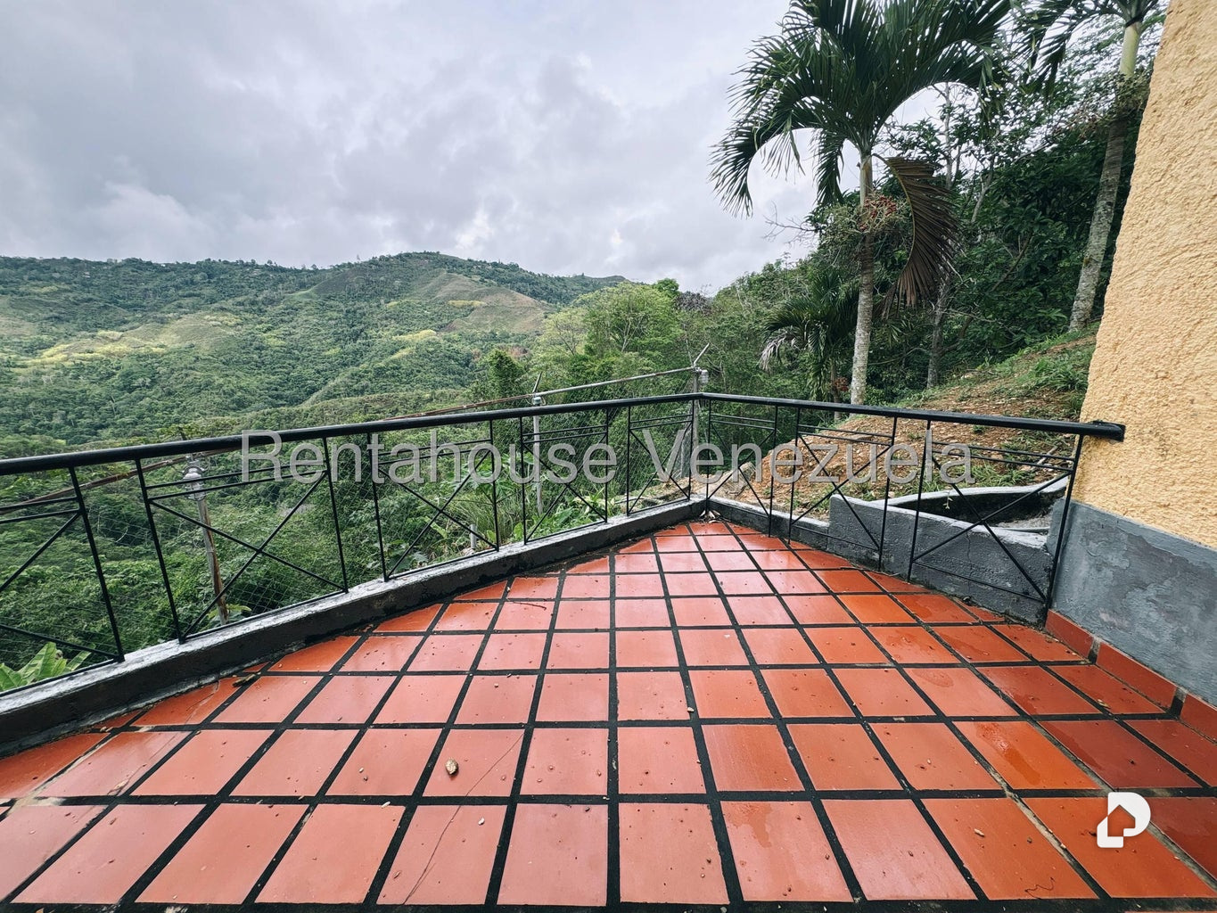 Casa en El Hatillo, Caracas – 25