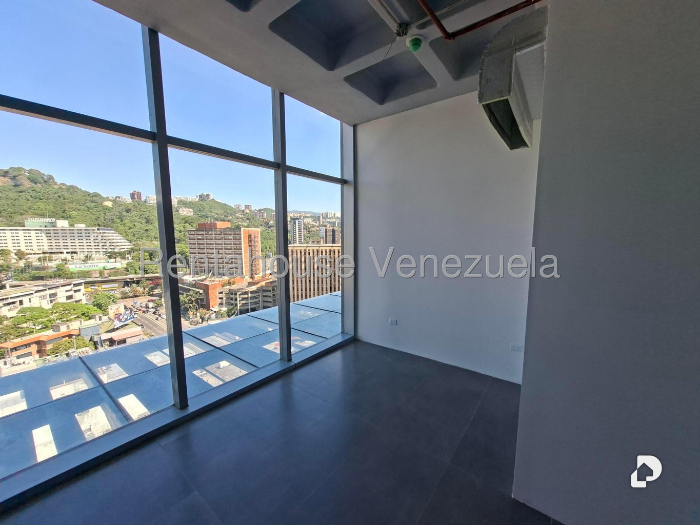 Local comercial en Las Mercedes, Caracas