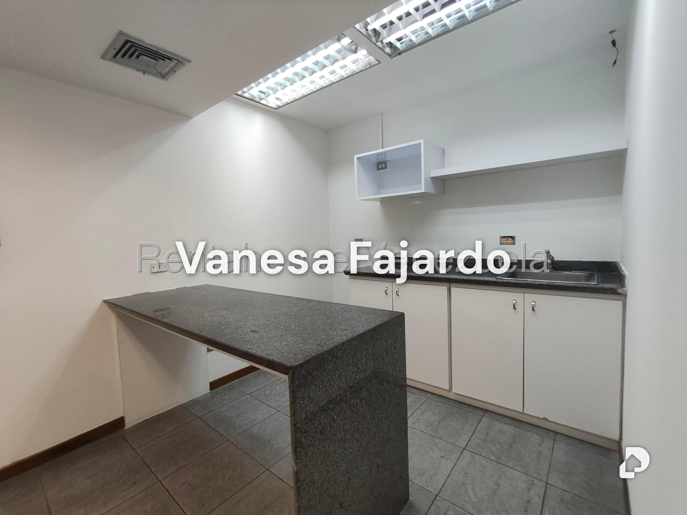 Oficina en Chuao, Caracas – 9