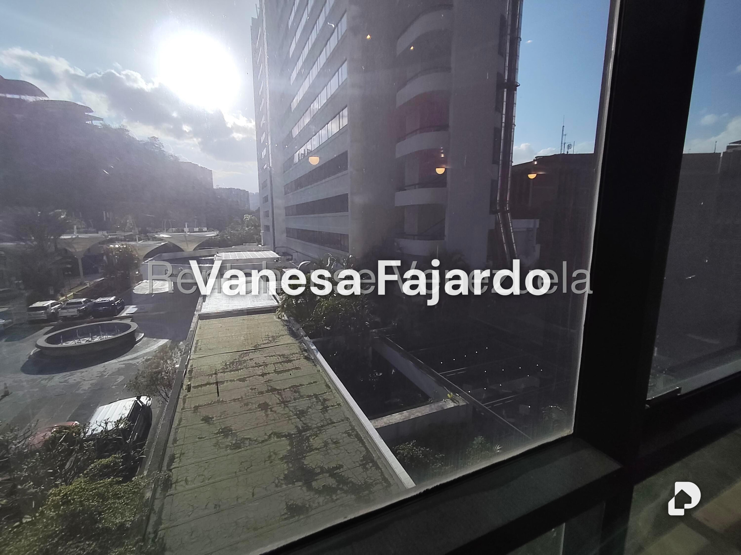 Oficina en Chuao, Caracas – 23
