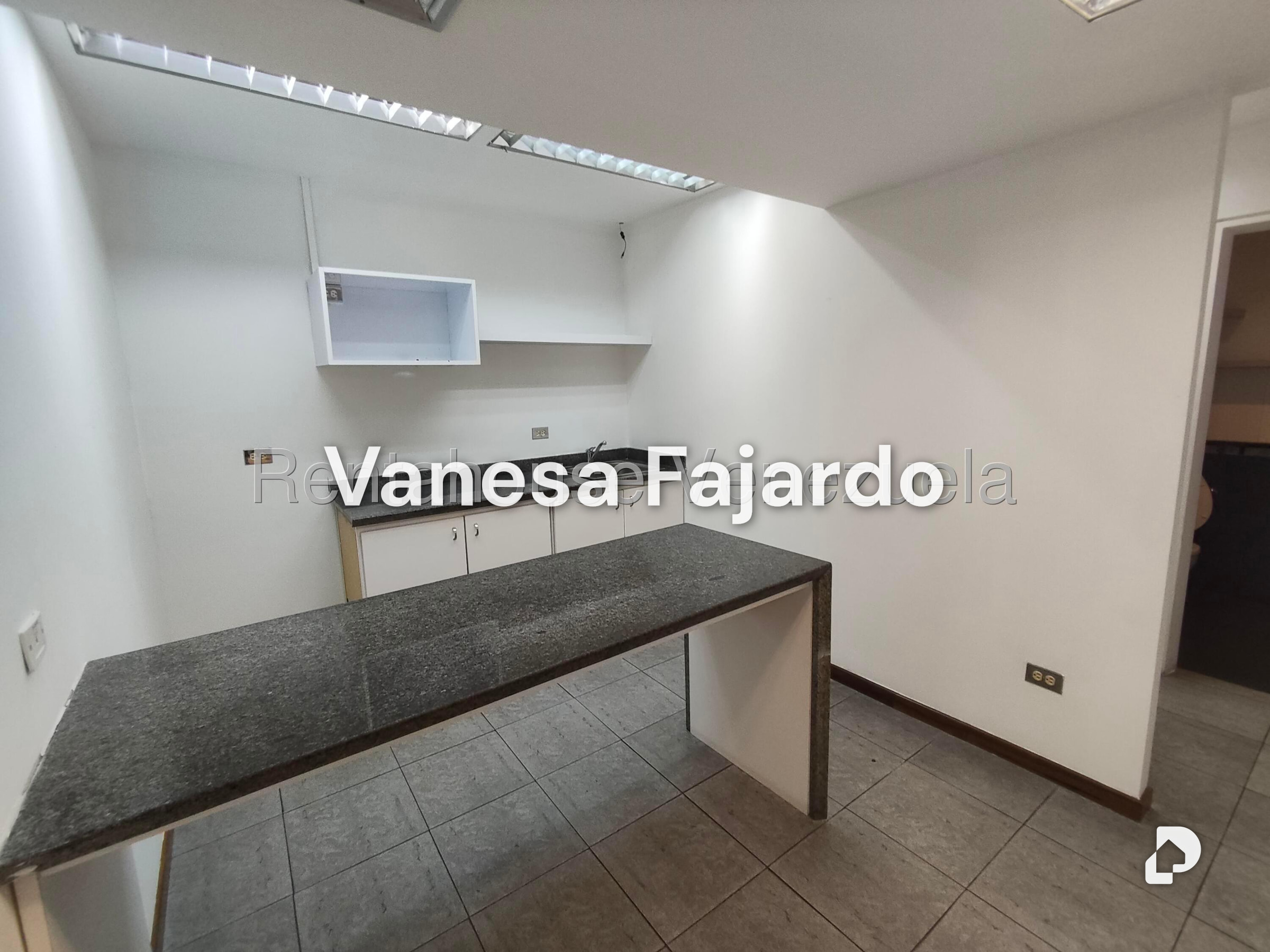 Oficina en Chuao, Caracas – 8