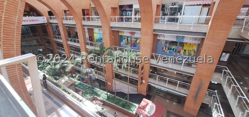 Local comercial en El Cafetal, Caracas - 1