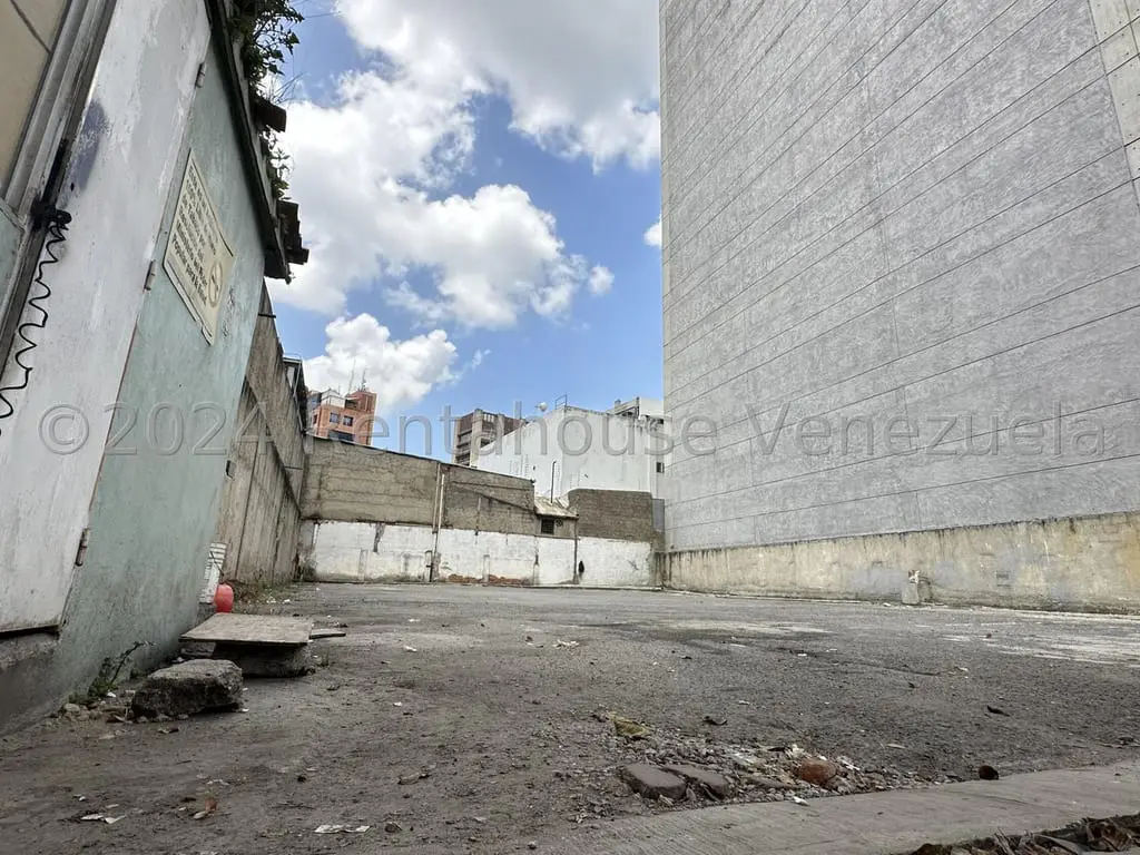 Terreno en Las Mercedes, Caracas - 1