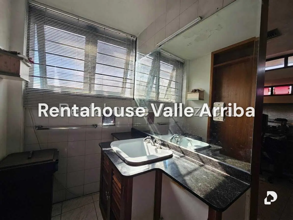 Casa en Alto Prado, Caracas – 28