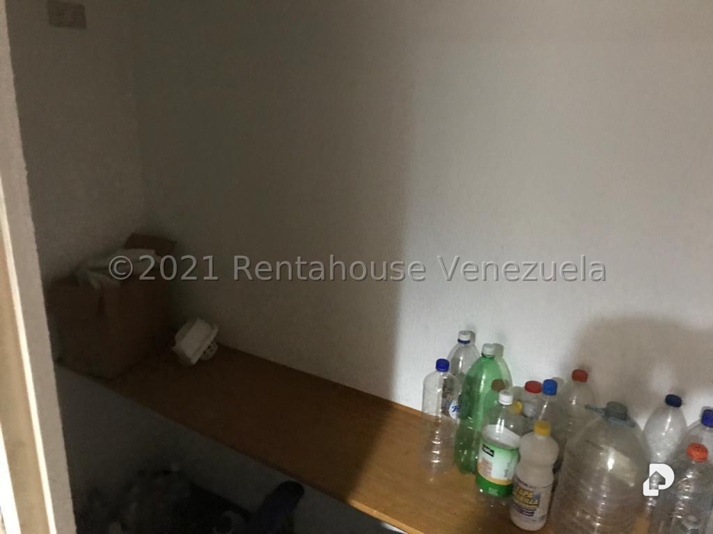 Local comercial en Parroquia La Candelaria, Caracas – 9