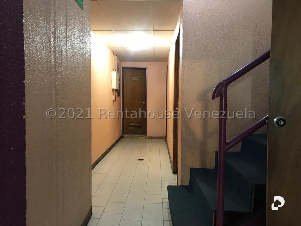 Local comercial en Parroquia La Candelaria, Caracas – 5