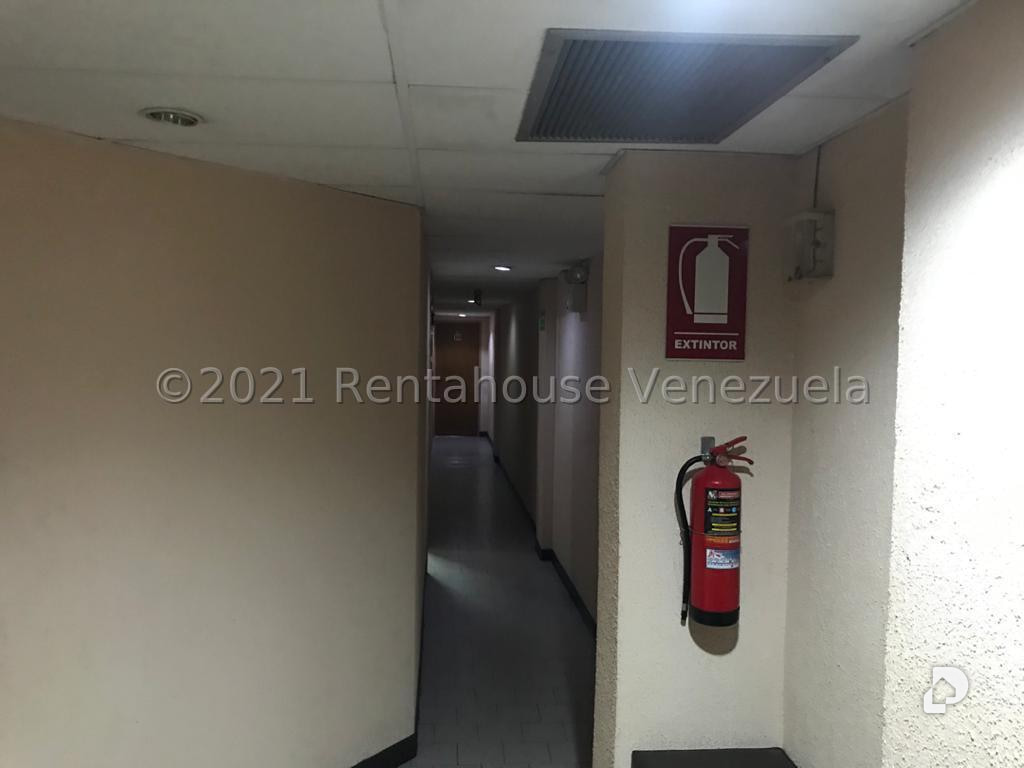 Local comercial en Parroquia La Candelaria, Caracas – 8