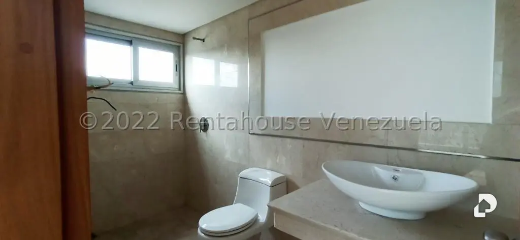 Apartamento en Campo Alegre, Caracas – 24