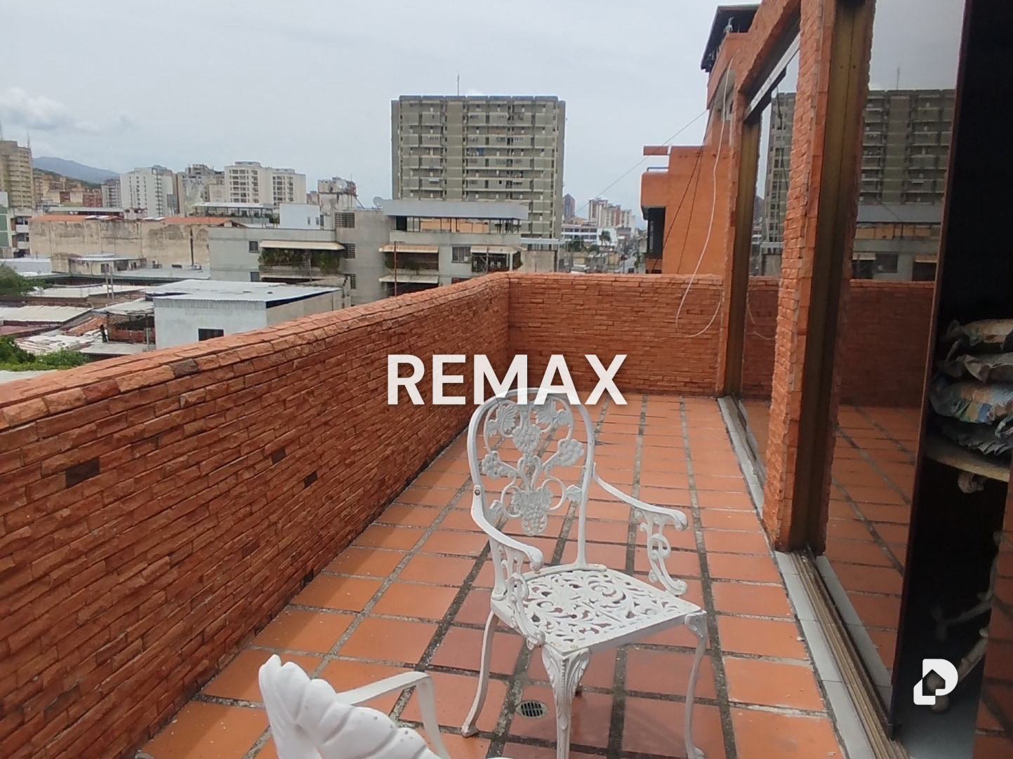 Edificio en Barrio Las Flores, Maracay – 11