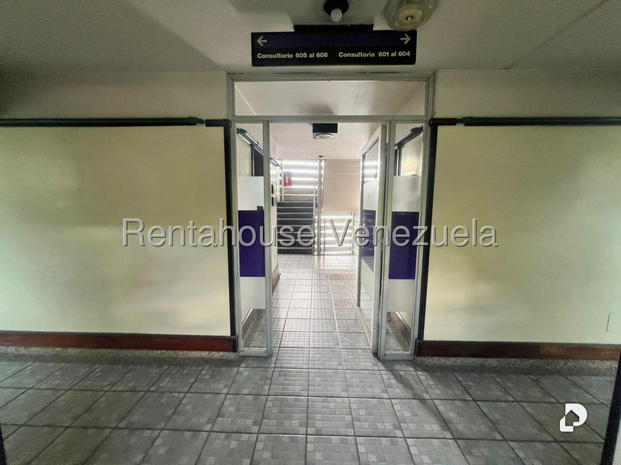 Oficina en San Bernardino, Caracas – 12