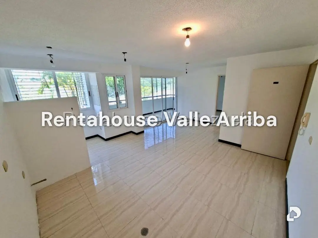 Apartamento en Bosques de La Lagunita, Caracas – 2
