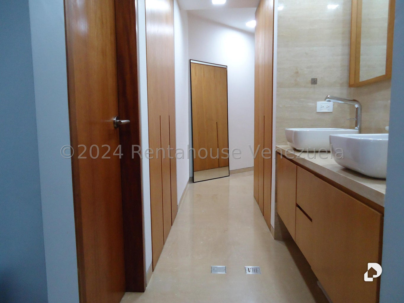 Apartamento en Campo Alegre, Caracas – 13