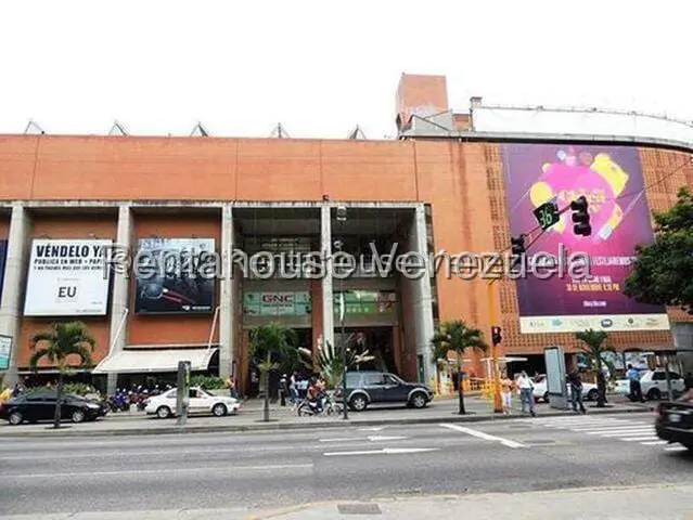 Local comercial en El Cafetal, Caracas - 1