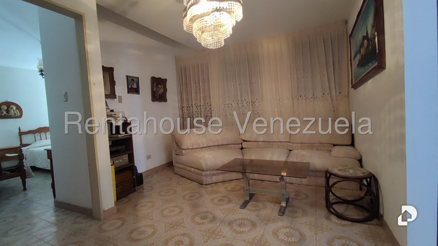Casa en Alto Prado, Caracas – 18