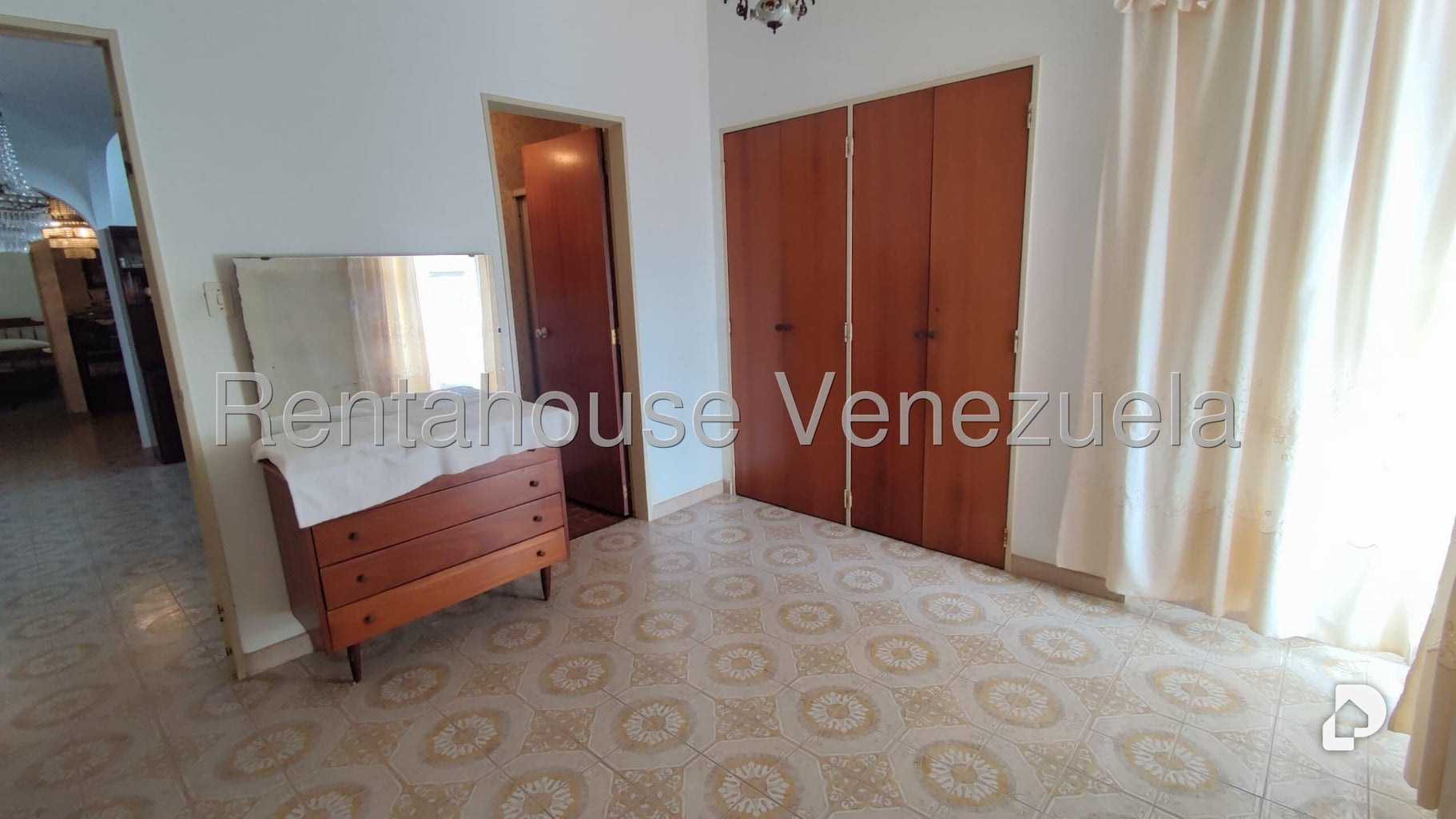 Casa en Alto Prado, Caracas – 28