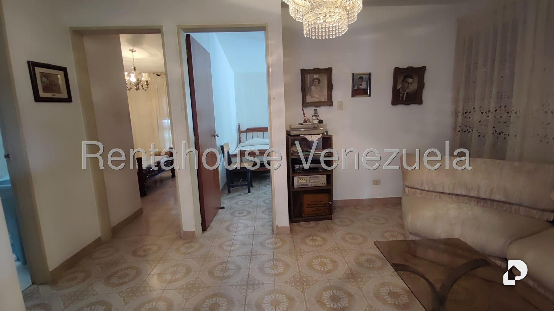 Casa en Alto Prado, Caracas – 19