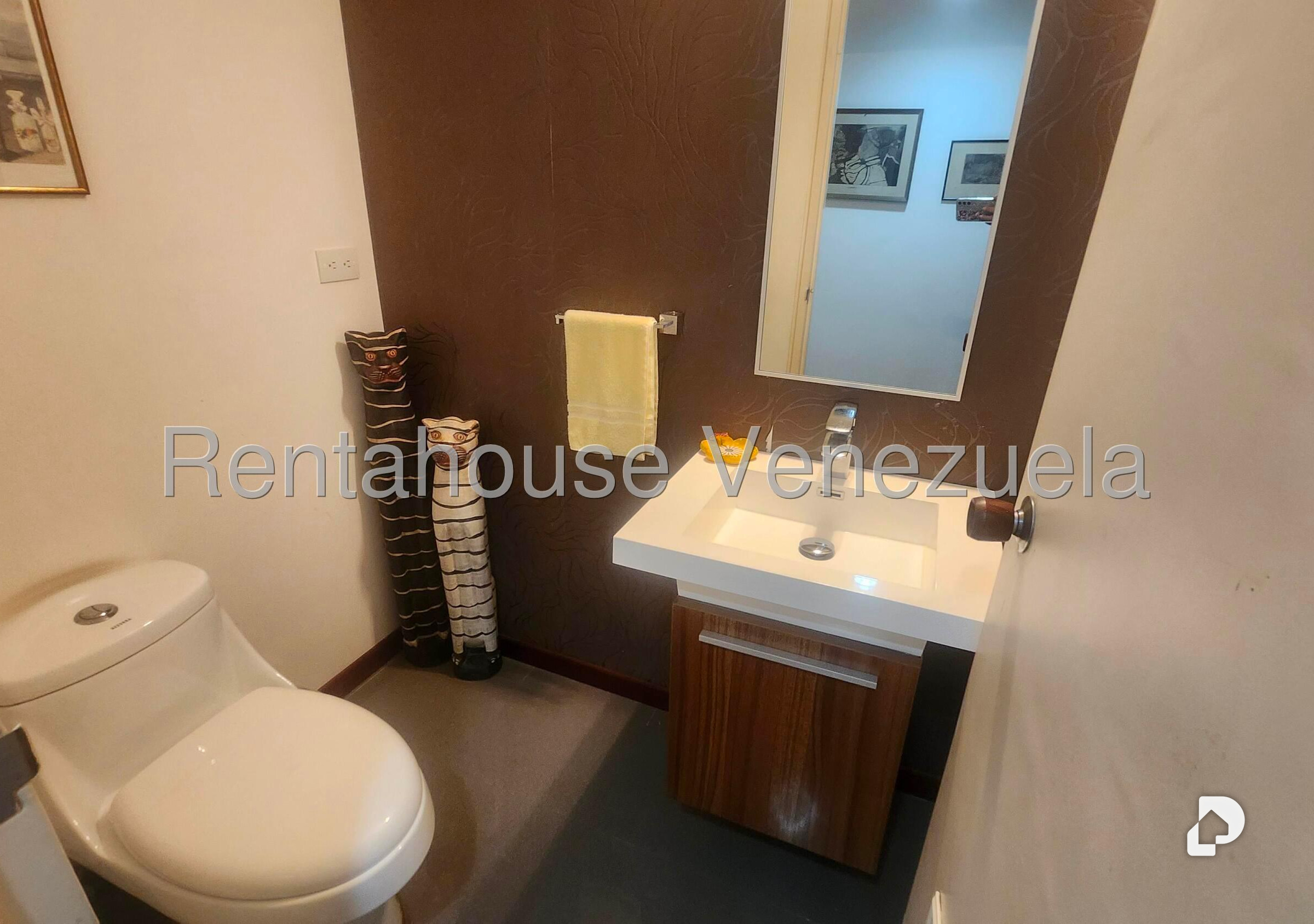Apartamento en Las Esmeraldas, Caracas – 24