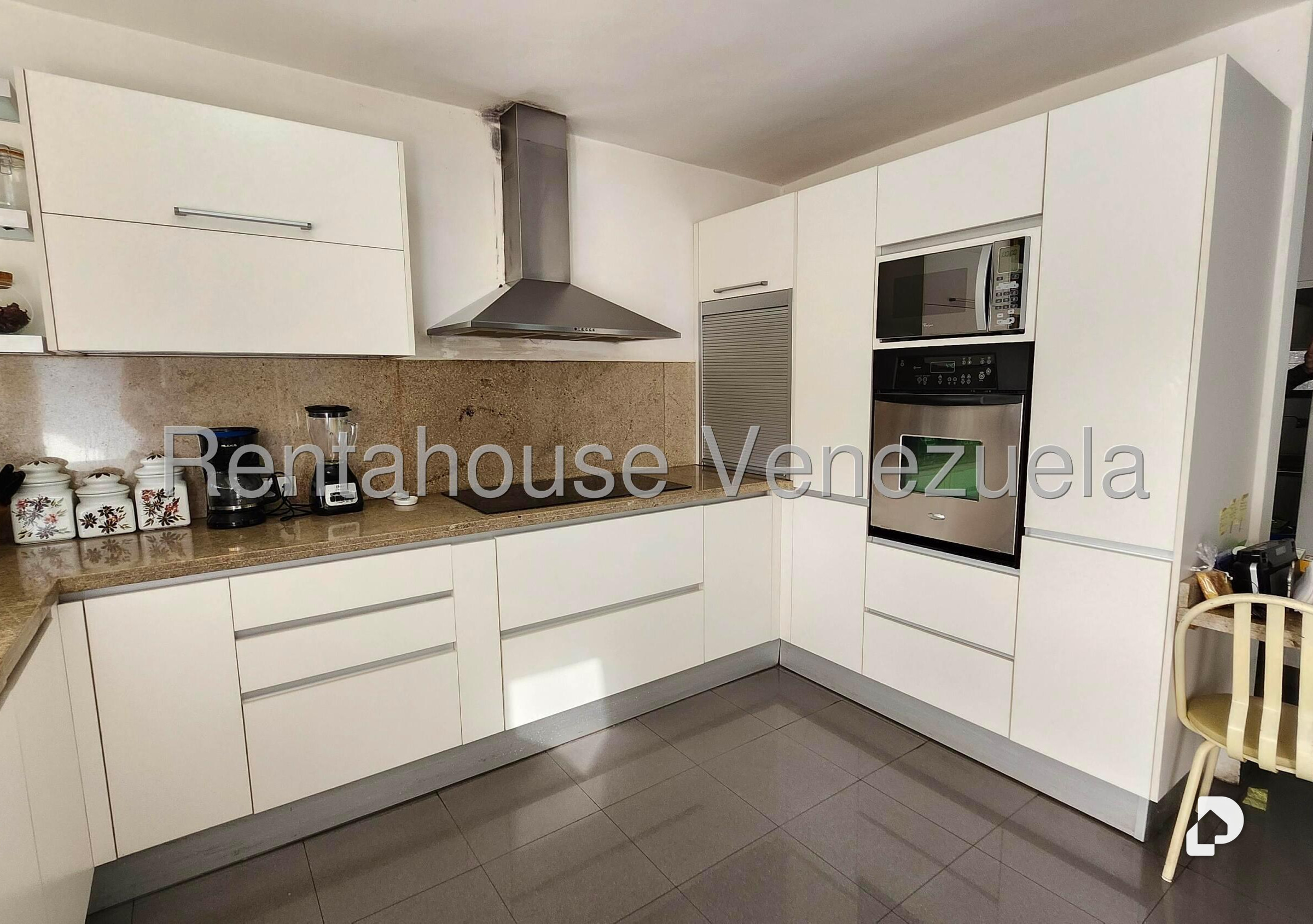 Apartamento en Las Esmeraldas, Caracas – 16