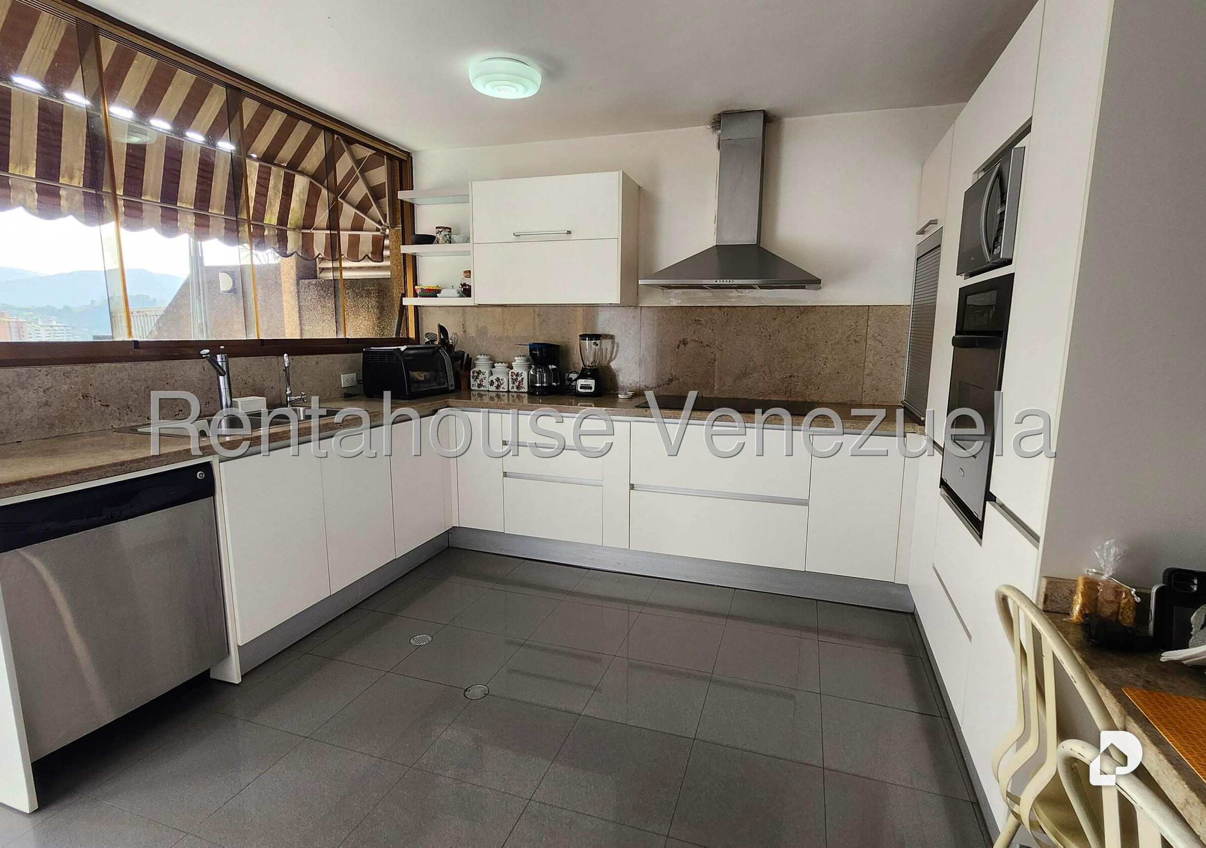 Apartamento en Las Esmeraldas, Caracas – 15