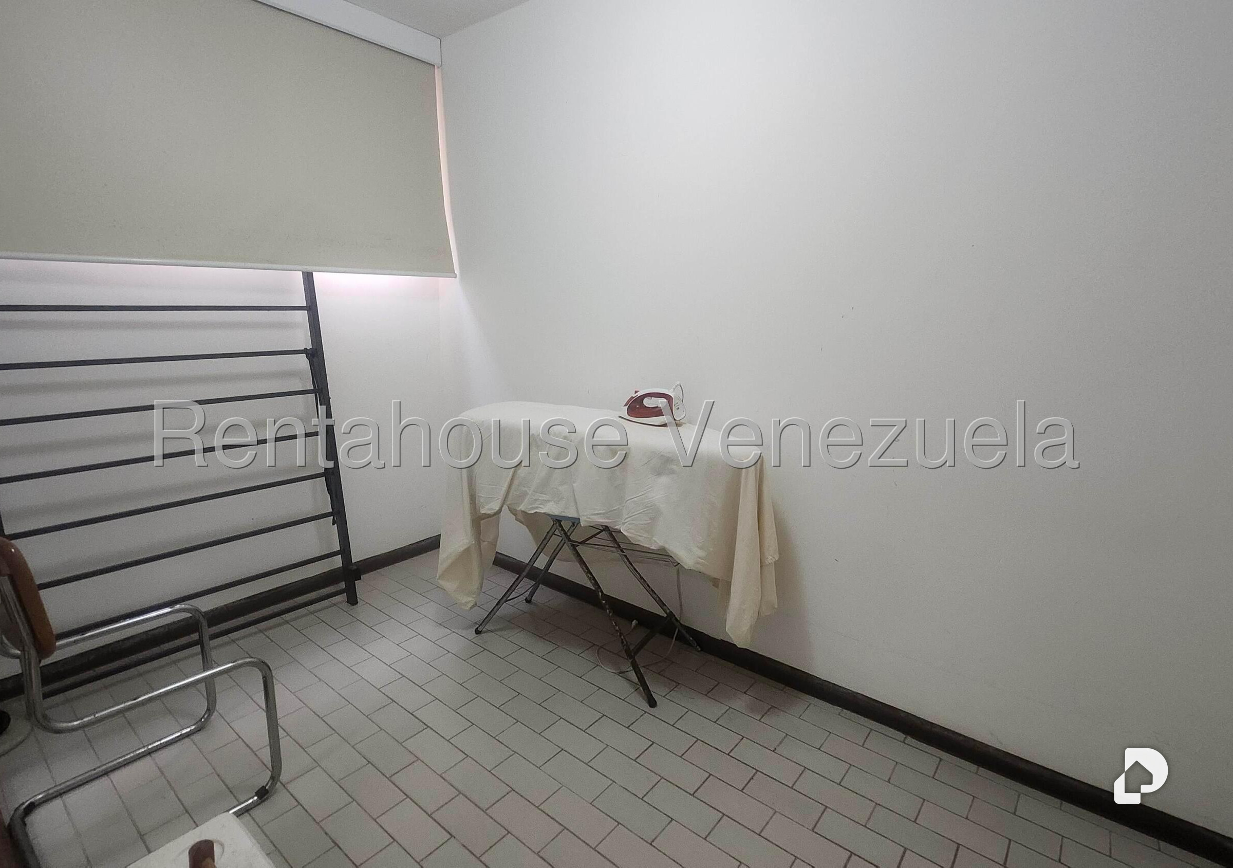 Apartamento en Las Esmeraldas, Caracas – 21
