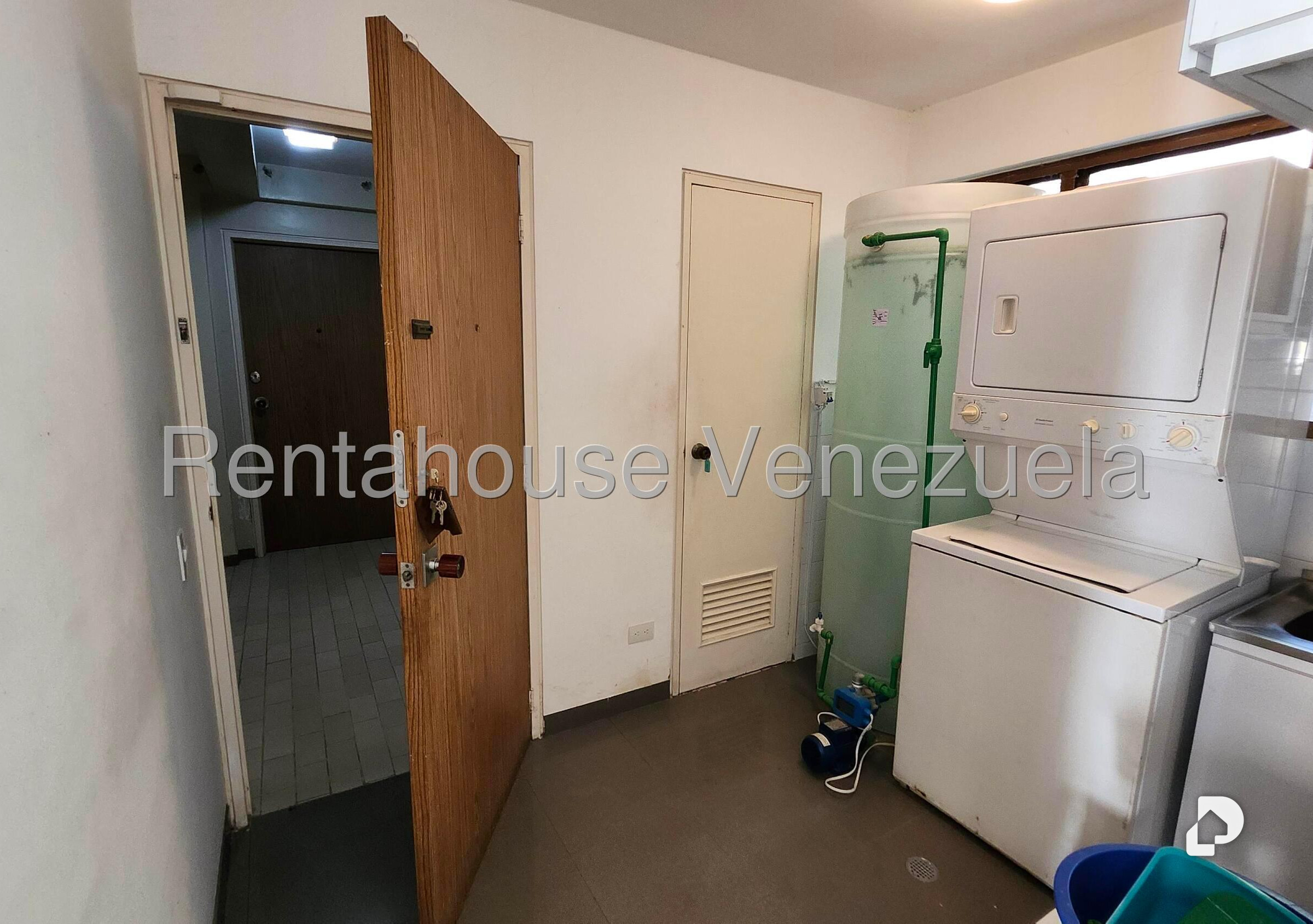 Apartamento en Las Esmeraldas, Caracas – 19