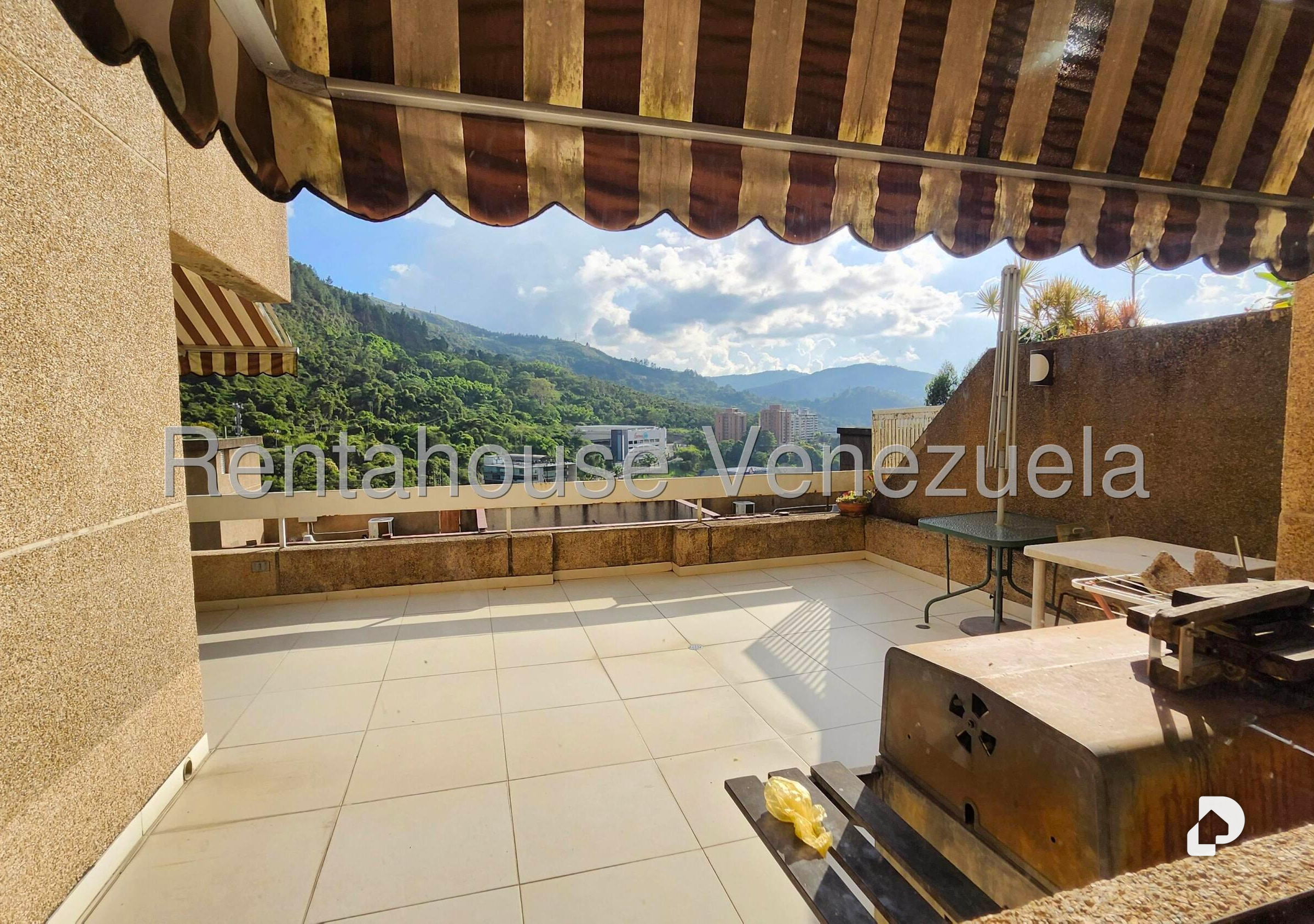 Apartamento en Las Esmeraldas, Caracas – 12