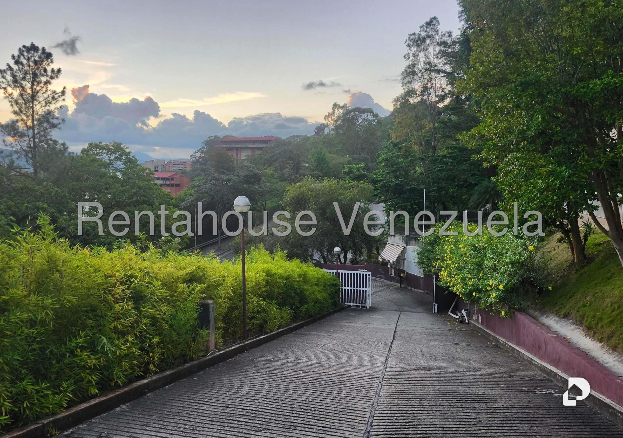 Apartamento en Las Esmeraldas, Caracas – 38